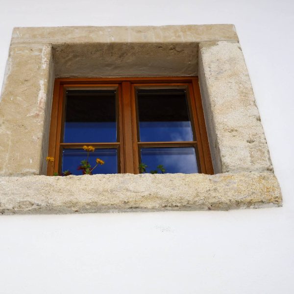 ©Heinz Schmölzer / Fenster mit Steinrahmen